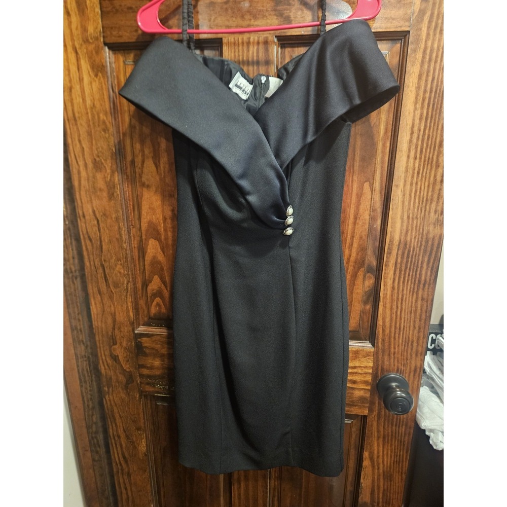 Leslie Fay Evenings 1980s Vintage Little Black Dress Off Shoulder Gothic Size 6